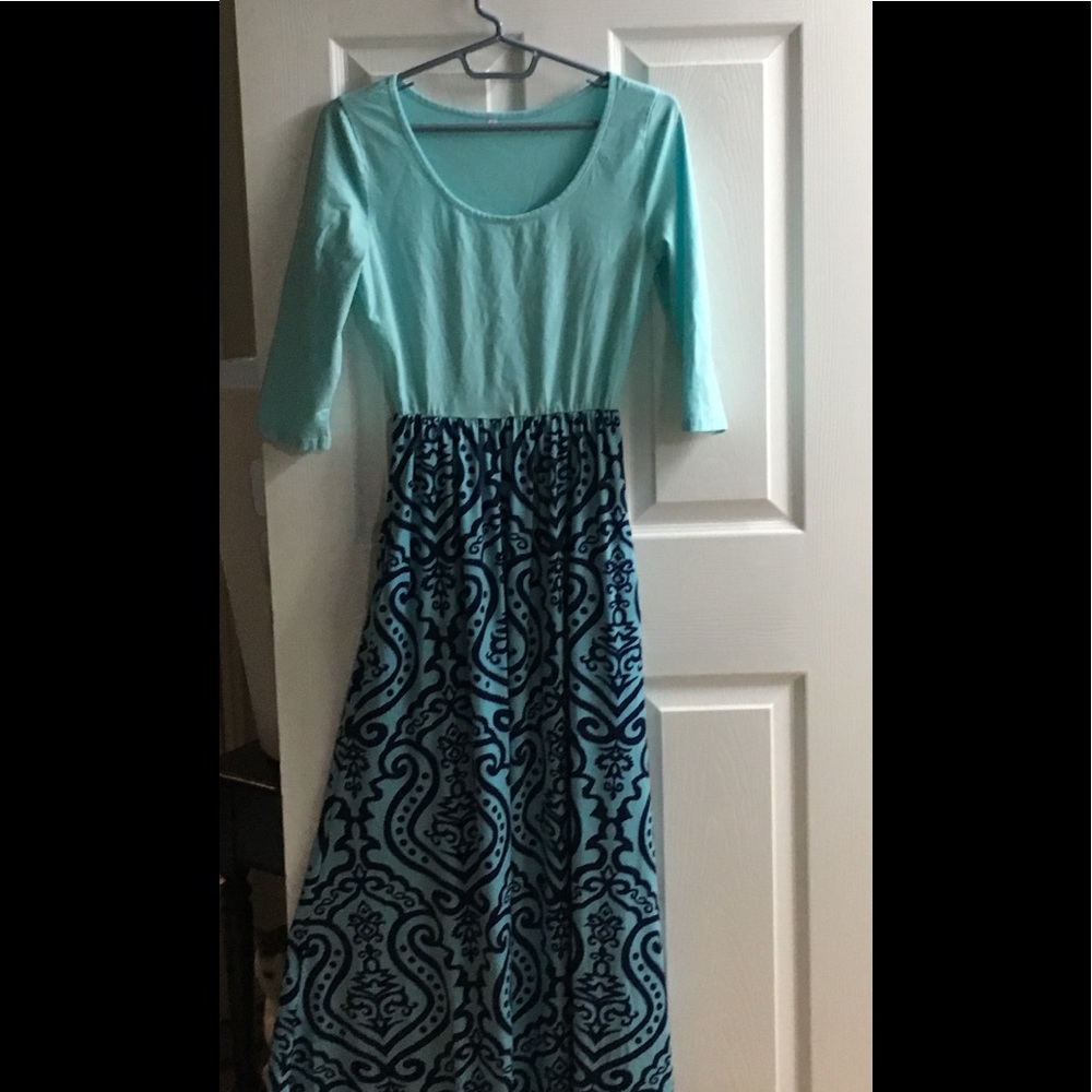 Cute aqua and blue long sleeve maxi dress S